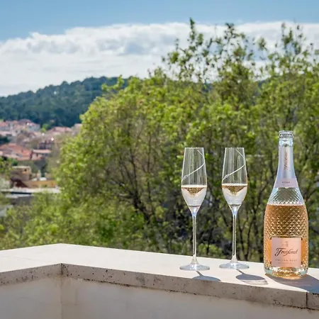 Opera Lägenhet Split