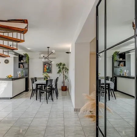 Opera Апартаменты *